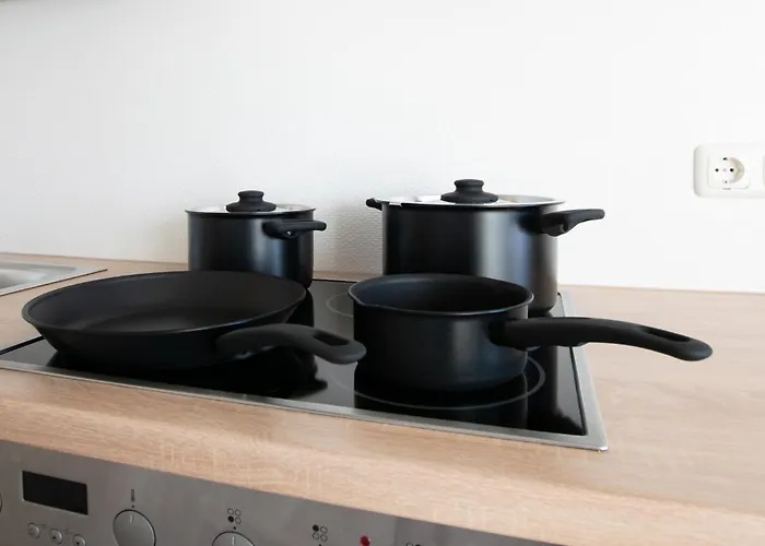 Tolstov - 3 - Kitchen - Balcony - 5 Min To Messe Dus