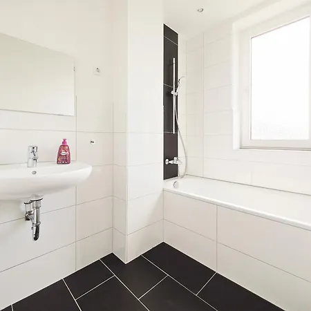 Apartmán Tolstov - 3 - Kitchen - Balcony - 5 Min To Messe Dus