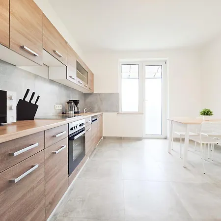 Tolstov - 3 - Kitchen - Balcony - 5 Min To Messe Dus * Düsseldorf