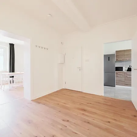 Tolstov - 3 - Kitchen - Balcony - 5 Min To Messe Dus