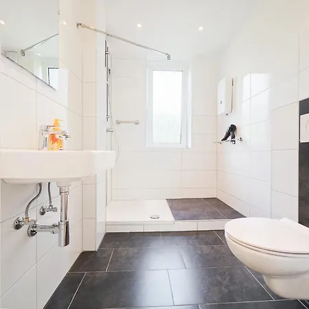 Apartmán Tolstov - 3 - Kitchen - Balcony - 5 Min To Messe Dus *