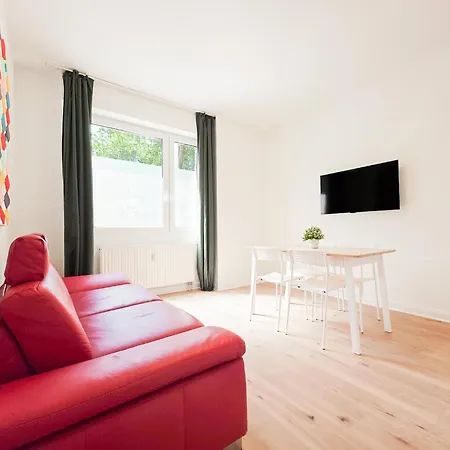 Tolstov - 3 - Kitchen - Balcony - 5 Min To Messe Dus Apartamento *