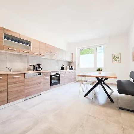 Tolstov - 3 - Kitchen - Balcony - 5 Min To Messe Dus Ντίσελντορφ