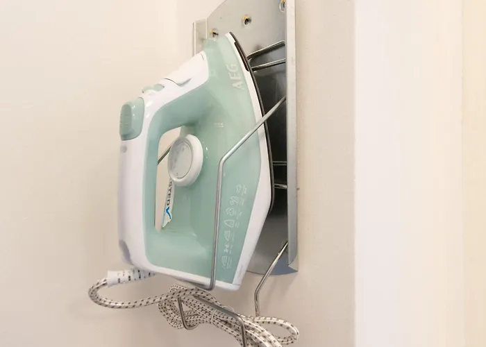 Tolstov - 3 - Kitchen - Balcony - 5 Min To Messe Dus Lägenhet *