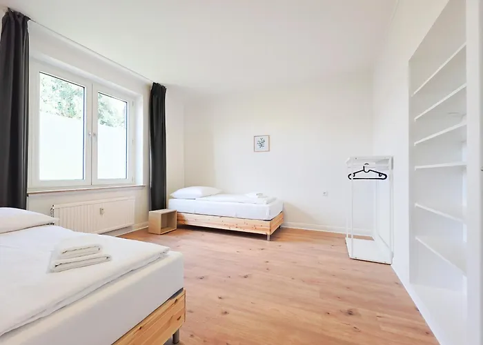 Tolstov - 3 - Kitchen - Balcony - 5 Min To Messe Dus Apartman