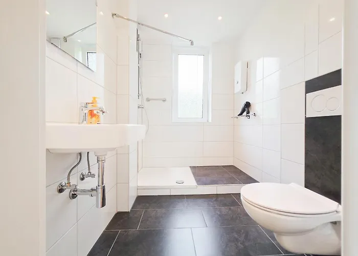 Apartamento Tolstov - 3 - Kitchen - Balcony - 5 Min To Messe Dus *