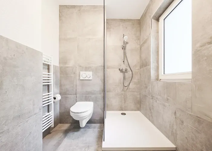 Tolstov - 3 - Kitchen - Balcony - 5 Min To Messe Dus Apartman