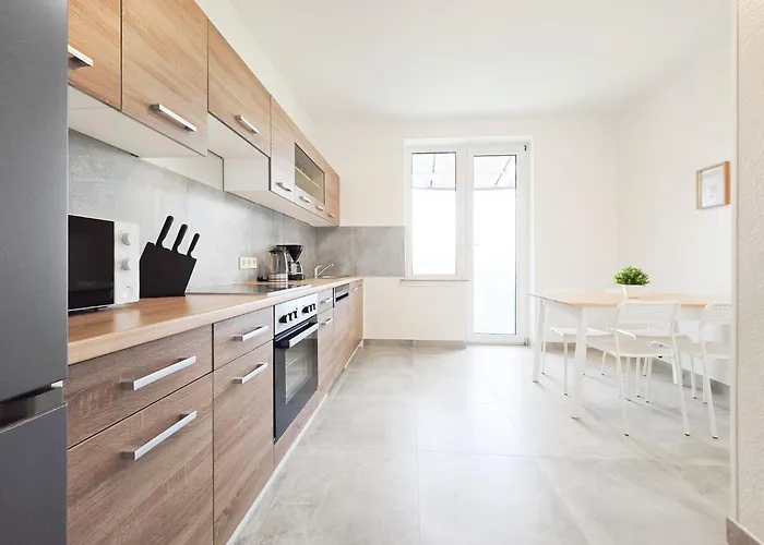 Tolstov - 3 - Kitchen - Balcony - 5 Min To Messe Dus * دوسلدورف